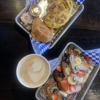 Zweet Cafe - French Toast with Fruit and Breakfast Omelette - Coffee & Tea Near Me - Los Angeles, California Zweet Cafe - French Toast with Fruit and Breakfast Omelette - Coffee & Tea Near Me - Los Angeles, California