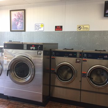 Launderland - Laundromat Near Me - Santa Clarita, California Launderland - Laundromat Near Me - Santa Clarita, California
