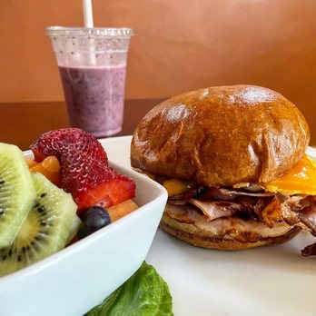 Mojo’s Eatery - Smoothies are great too! - Cafes Near Me - Salida, Colorado