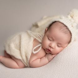 Tiny Dreamers Studio - Adorable newborn portrait