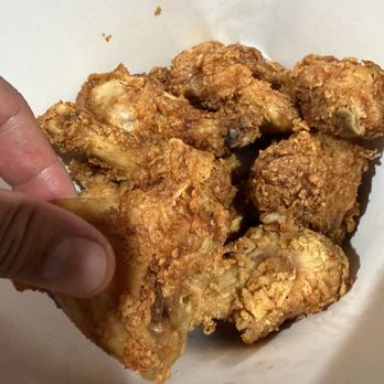 KFC - This 12 very tiny pieces in a 12 bucket meal that won't feed any family. Really KFC?? Don't come here!! - Chicken Wings Near Me - Millbrae, California