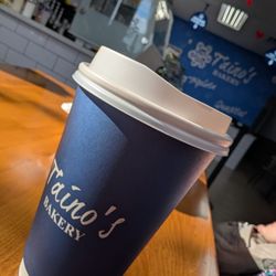 Tainos Bakery And Deli - Cafe con leches