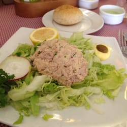 Café Rometsch - Palta Reina Atún en cama de lechuga