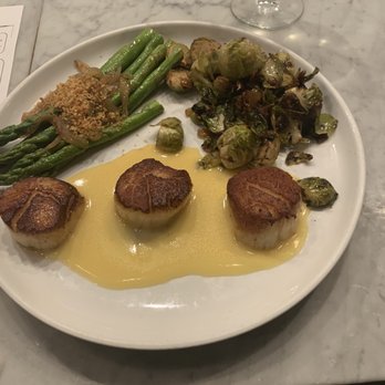 Mignonette - Scallops asparagus and Brussels sprouts - New American Near Me - Miami, Florida Mignonette - Scallops asparagus and Brussels sprouts - New American Near Me - Miami, Florida