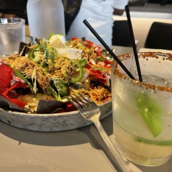 Tom's Watch Bar - Spicy margarita and chicken nachos - Sports Bars Near Me - Sacramento, California