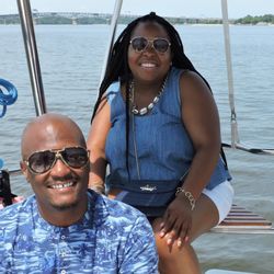 Williamsburg Charter Sails - Relax in the catbird seat