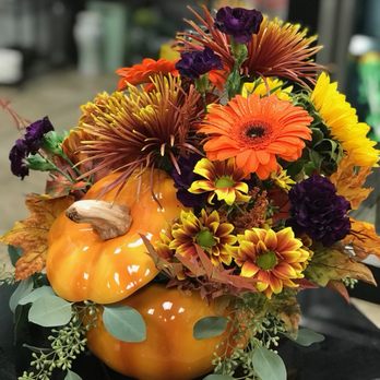Flowers by Roxanne - Let us help you Celebrate Thanksgiving with a centerpiece. - Florists Near Me - Moscow, Idaho Flowers by Roxanne - Let us help you Celebrate Thanksgiving with a centerpiece. - Florists Near Me - Moscow, Idaho