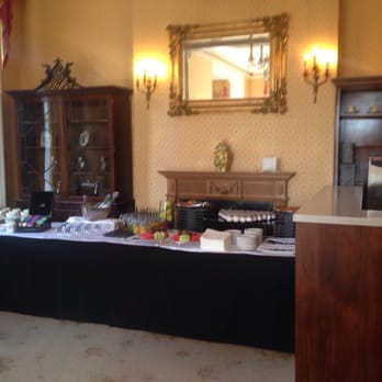 Champneys Tring - Breakfast bar - Hotels Near Me - Tring, HRT