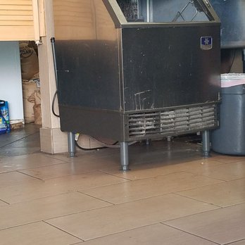 TNL Boba Tea - This was the ice machine. Caked on dust. Gross and the floor was disgusting and the walls had food on them - Bubble Tea Near Me - Oceanside, California TNL Boba Tea - This was the ice machine. Caked on dust. Gross and the floor was disgusting and the walls had food on them - Bubble Tea Near Me - Oceanside, California