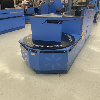 Walmart - No bags you are not told under management directions you do not find out till after you stand in a long line to get to check out - Department Stores Near Me - San Leandro, California