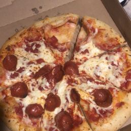 Small pizza, huge bubble... someone going to have a sad slice Small pizza, huge bubble... someone going to have a sad slice