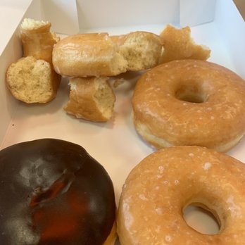 Dunkin' - Don't come here! They sell 1 day old donuts. I asked for more fresh and they that's all they have. - Donuts Near Me - Somerset, New Jersey Dunkin' - Don't come here! They sell 1 day old donuts. I asked for more fresh and they that's all they have. - Donuts Near Me - Somerset, New Jersey