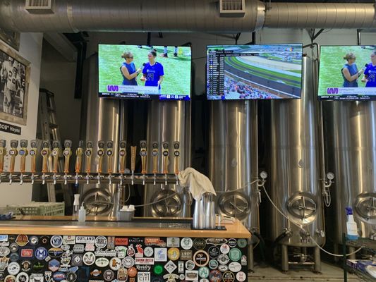 Strings Sports Brewery by null