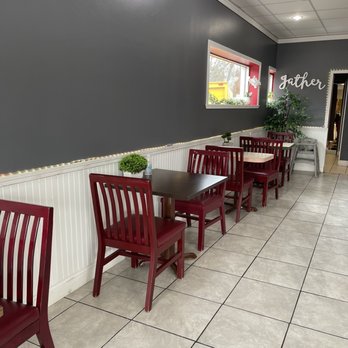 Yummee Treats - Sitting Area - Bakeries Near Me - Madison, Wisconsin Yummee Treats - Sitting Area - Bakeries Near Me - Madison, Wisconsin