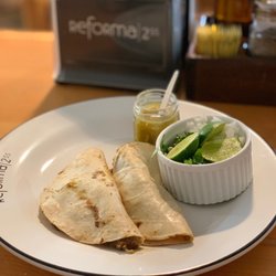 Reforma 255 - Tacos de chicharrón prensado.