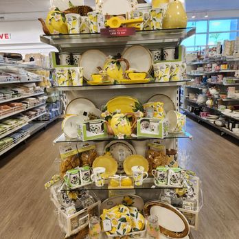 HomeGoods - Dishes, mugs, kitchen goodies. - Department Stores Near Me - Cherry Hill, New Jersey