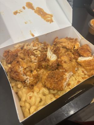 Fluffies Hot Chicken by null