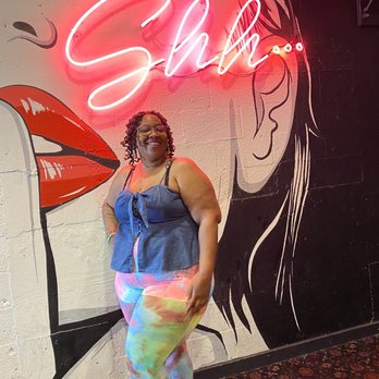 Drunk Bitch - Bars Near Me - Miami Beach, Florida