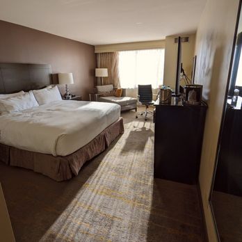 DoubleTree by Hilton Hotel El Paso Downtown - Basic, but roomy. Comfy mattress. - Hotels Near Me - El Paso, Texas DoubleTree by Hilton Hotel El Paso Downtown - Basic, but roomy. Comfy mattress. - Hotels Near Me - El Paso, Texas
