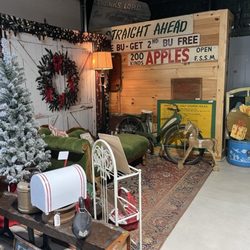 Navarre Indoor Flea Market