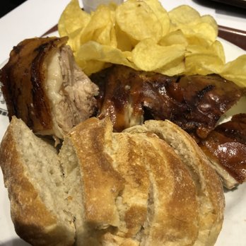 Mercado Bom Sucesso - Sucking pig plate - Public Markets Near Me - Porto, 13