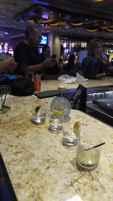 Center Bar by null