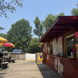 Depot Hot Dogs - Porch seats