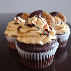 Piece of Cake Bakery - Chocolate gingerbread cupcakes