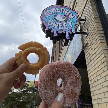 Somethin' Sweet Donuts - Old Fashioned and sugar donut - Donuts Near Me - Chicago, Illinois