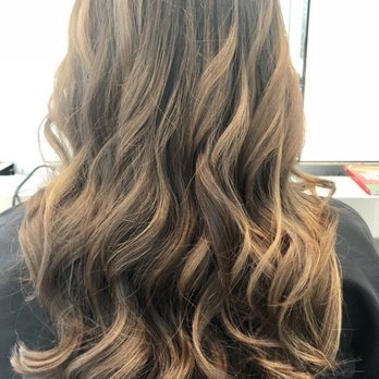 Maxine Salon - Hair Salons Near Me - Chicago, Illinois