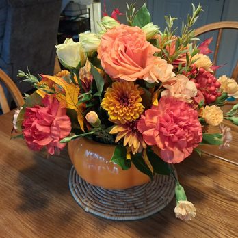Crofton Florist - Received this bouquet from Crofton Florist this evening. It is beautiful from all angles. - Florists Near Me - Crofton, Maryland Crofton Florist - Received this bouquet from Crofton Florist this evening. It is beautiful from all angles. - Florists Near Me - Crofton, Maryland