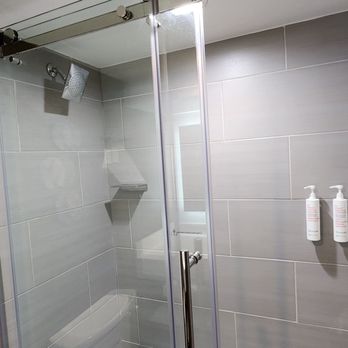 Marriott Melville Long Island - our room's shower - Hotels Near Me - Melville, New York Marriott Melville Long Island - our room's shower - Hotels Near Me - Melville, New York