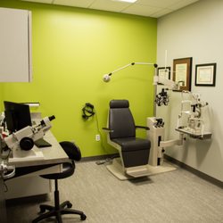 Broad View Eye Center - Exam room example.