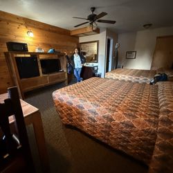 Chama River Bend Lodge - Room 106