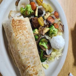 Dos Ovejas - Chorizo burrito with veggies
