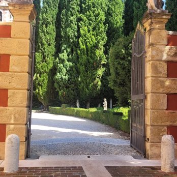 Villa Cordevigo Wine Relais - Hotels Near Me - Cavaion Veronese, VR