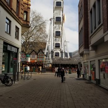 Sternschnuppenmarkt - Huge ferriswheel - Christmas Markets Near Me - Wiesbaden, HE