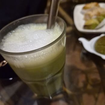 Čaj Chai - Machata-a blend of matcha tea and horchata which was tasty - Tea Rooms Near Me - Barcelona, B