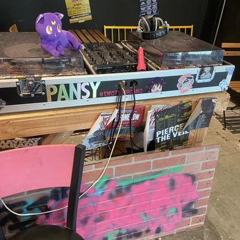 Melted Vinyl Coffee - Ambiance - Coffee & Tea Near Me - Brea, California