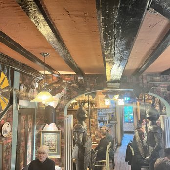 The Old Weavers - British Near Me - Canterbury, KEN