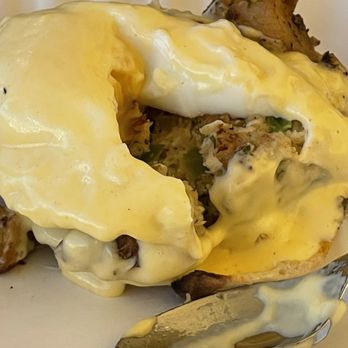 Belle's - Crab cake Benedict (before) - Cafes Near Me - Newport, Rhode Island Belle's - Crab cake Benedict (before) - Cafes Near Me - Newport, Rhode Island