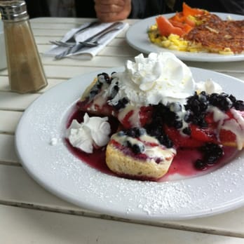 Rialto Cafe - Breakfast & Brunch Near Me - Fullerton, California