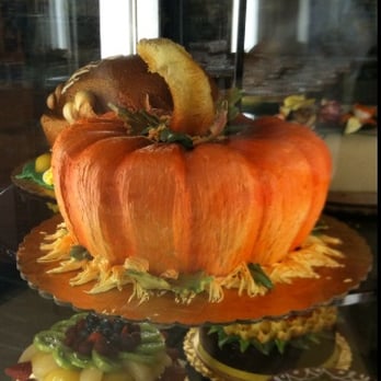 Mamolo's Fine Pastries - Thanksgiving Day cake - Bakeries Near Me - Sherman Oaks, California