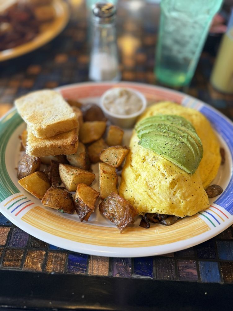 Squeeze In - Photo 3