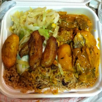 Caribbean Hut - Curry chicken, rice n peas, mixed veggies - Caribbean Near Me - Charlotte, North Carolina