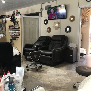 Tina's Nails and Spa - Super comfy chairs - Nail Salons Near Me - El Segundo, California Tina's Nails and Spa - Super comfy chairs - Nail Salons Near Me - El Segundo, California