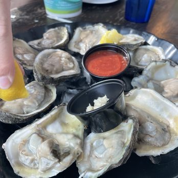 Crabby's Dockside - Shucked raw oysters (3.5/5) - Seafood Near Me - Clearwater Beach, Florida Crabby's Dockside - Shucked raw oysters (3.5/5) - Seafood Near Me - Clearwater Beach, Florida