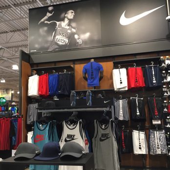 nike outlet lodi