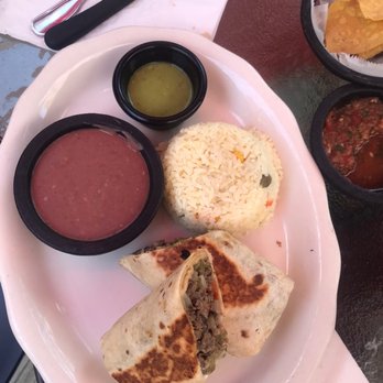El Guanaco - Steak burrito - Mexican Near Me - Oakland Park, Florida El Guanaco - Steak burrito - Mexican Near Me - Oakland Park, Florida