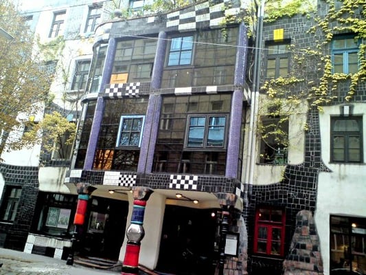 Kunst Haus Wien. Museum Hundertwasser by null